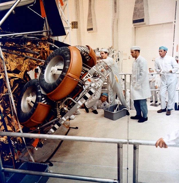 lunar-rover-folded-national-air-and-space-museum