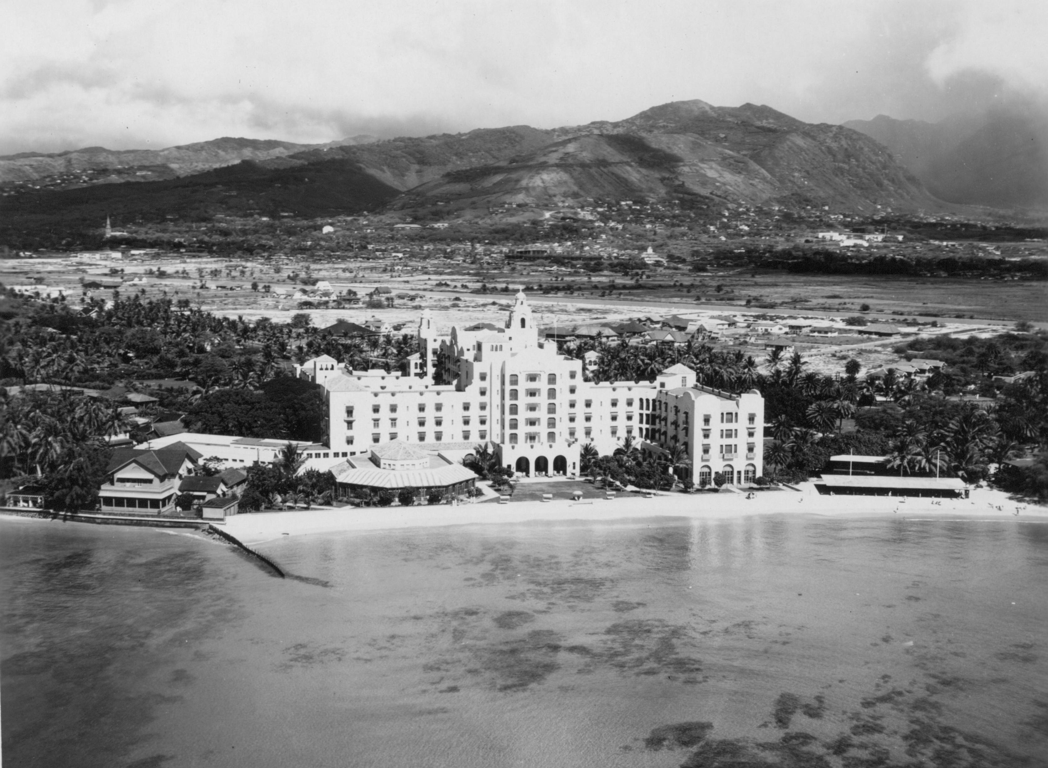 Royal Hawaiian Hotel Waikiki National Air And Space Museum