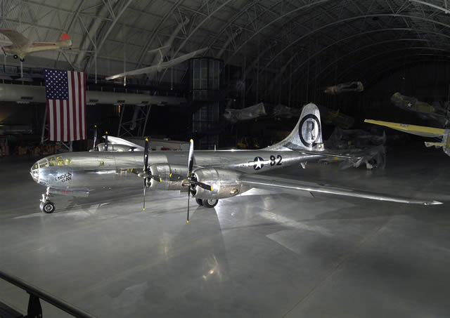 the staff that built the enola gay