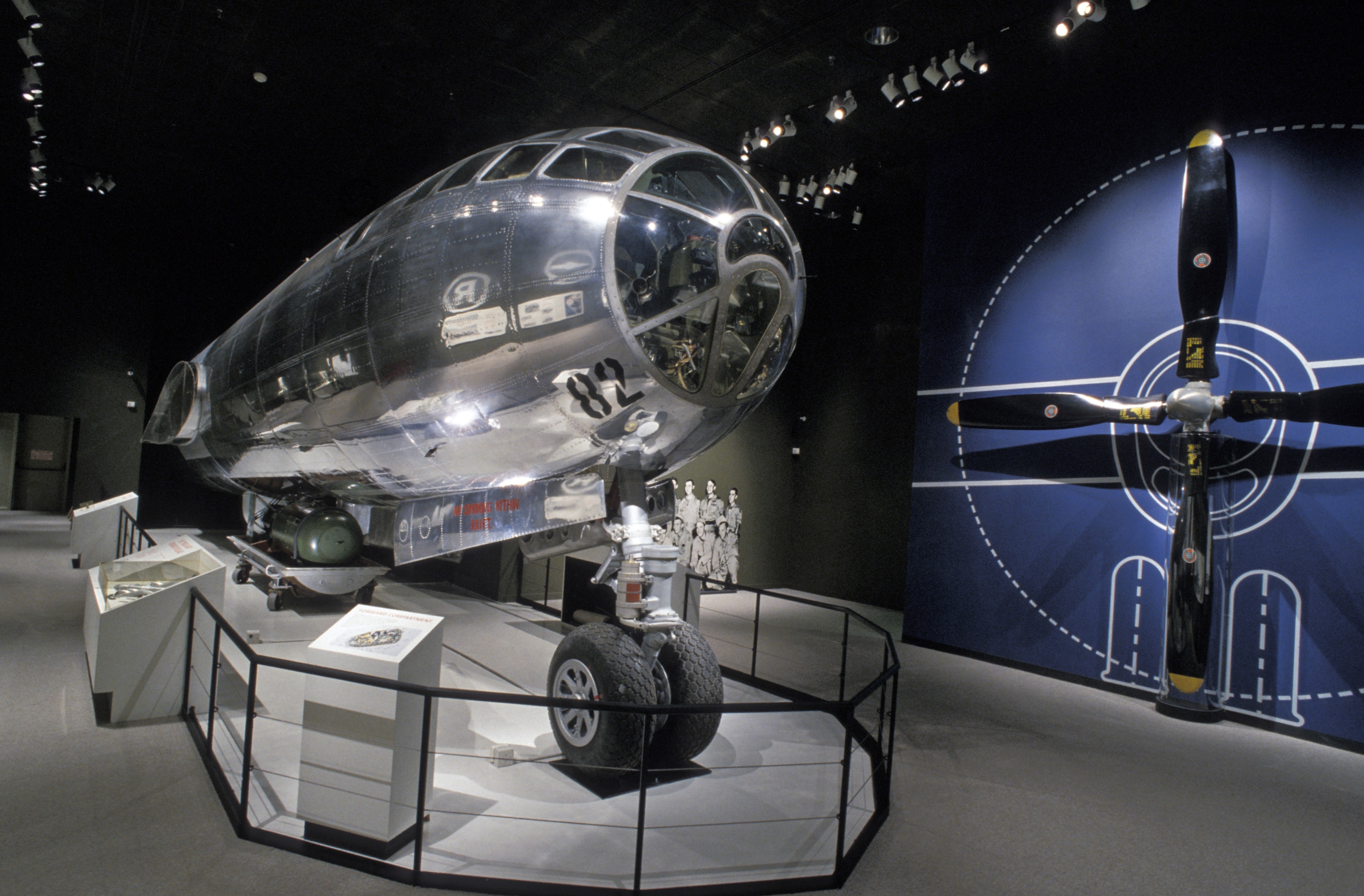 what happened to the enola gay plane