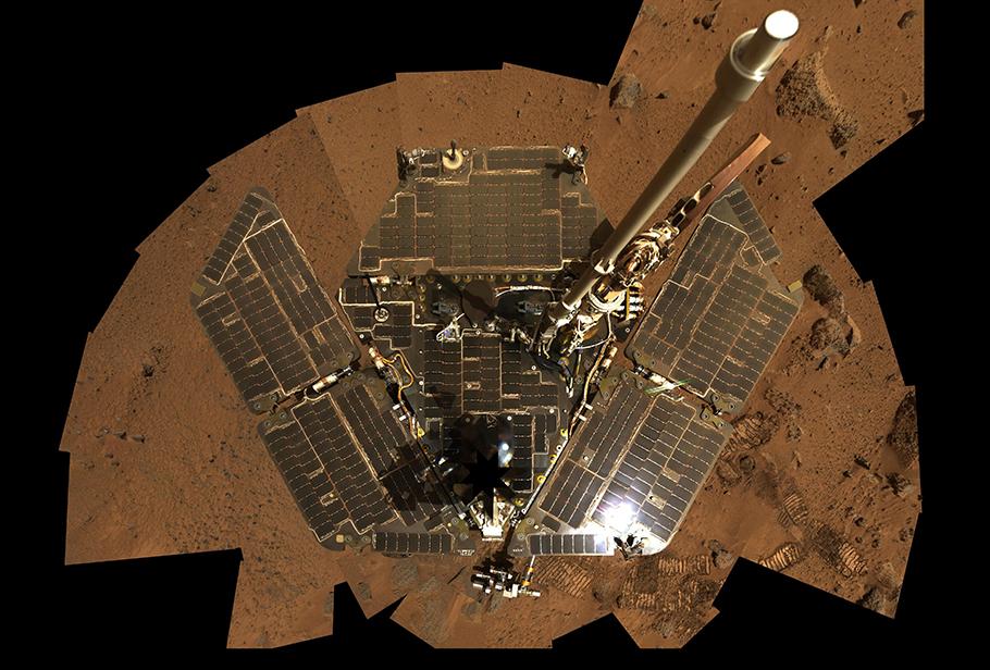 Overhead view of the Martian rover Spirit