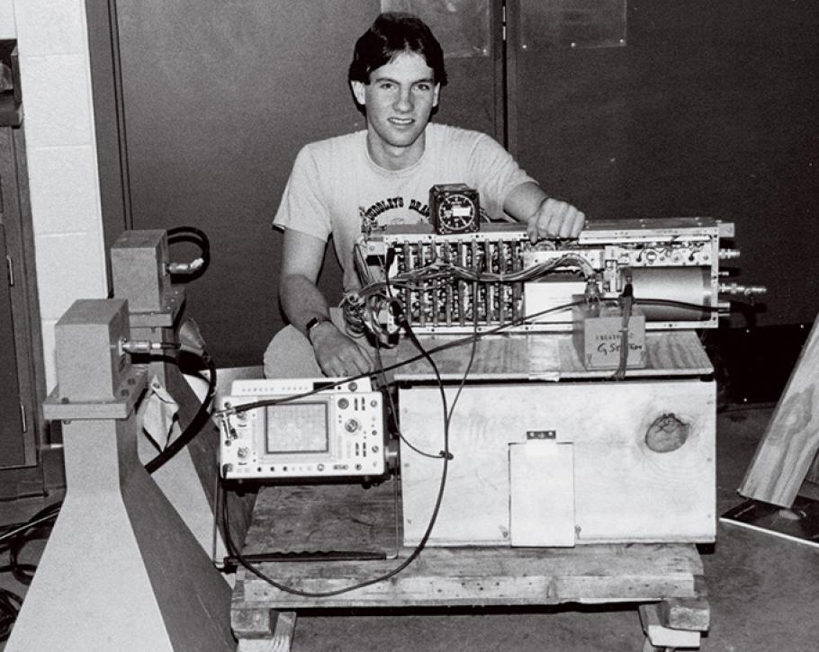 Bruce Campbell with the “Golf” radar at Texas A&M in 1986. The transmitter and receiver are in the long box at top right, and the antenna feed horns are on the left.