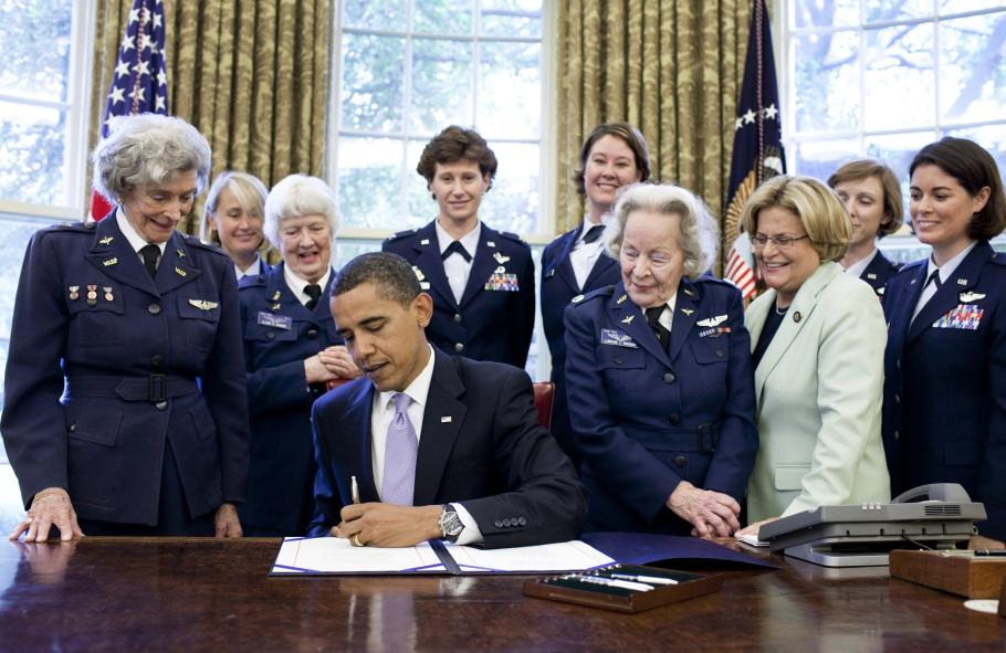 President Obama award a Congressional Gold Medal to the Women Airforce Service Pilots (WASP) in 2009