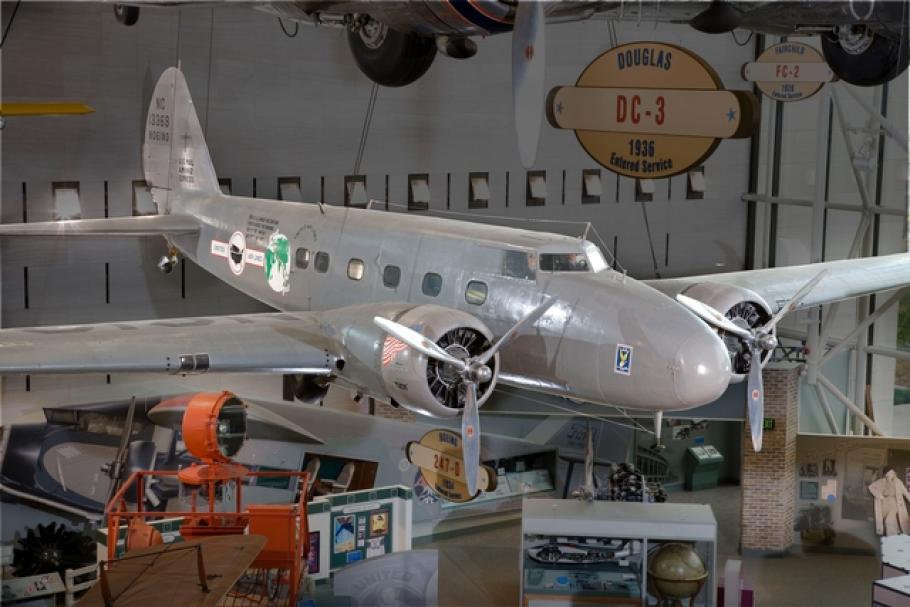 Boeing 247-D