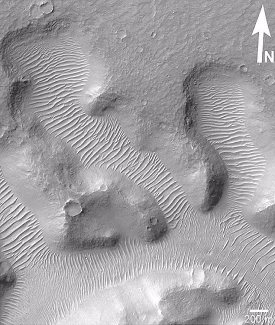 Traverse Aeolian Ridges on Mars