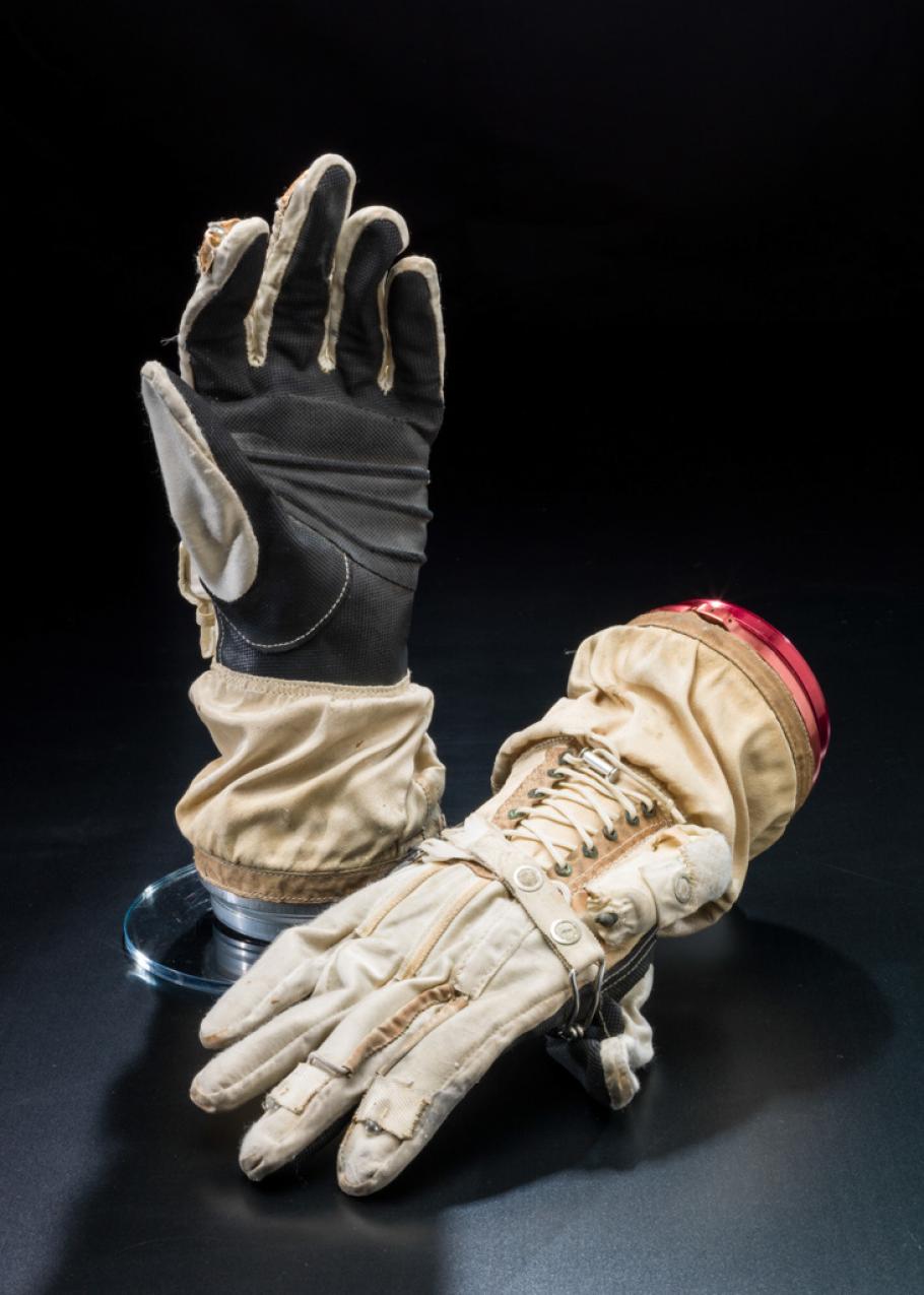 Ed White&#039;s Gloves