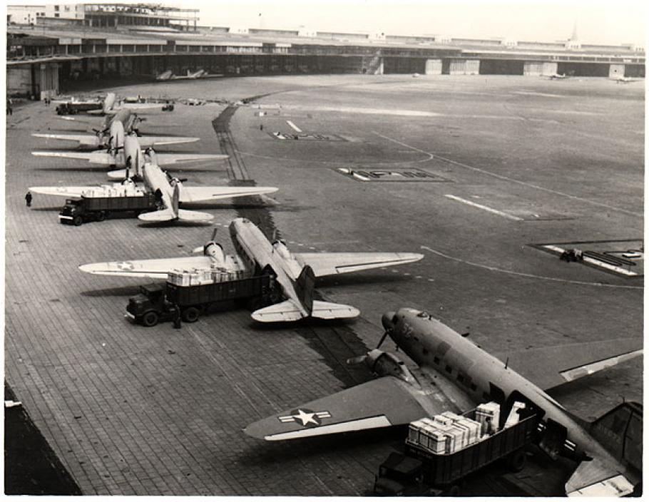 Operation Vittles, Berlin Airlift, Douglas C-47, Tempelhof Airport, Berlin
