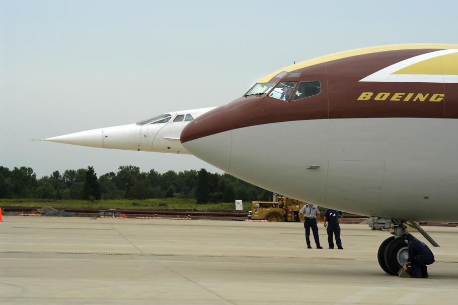 Boeing Dash 80 and Air France Concorde