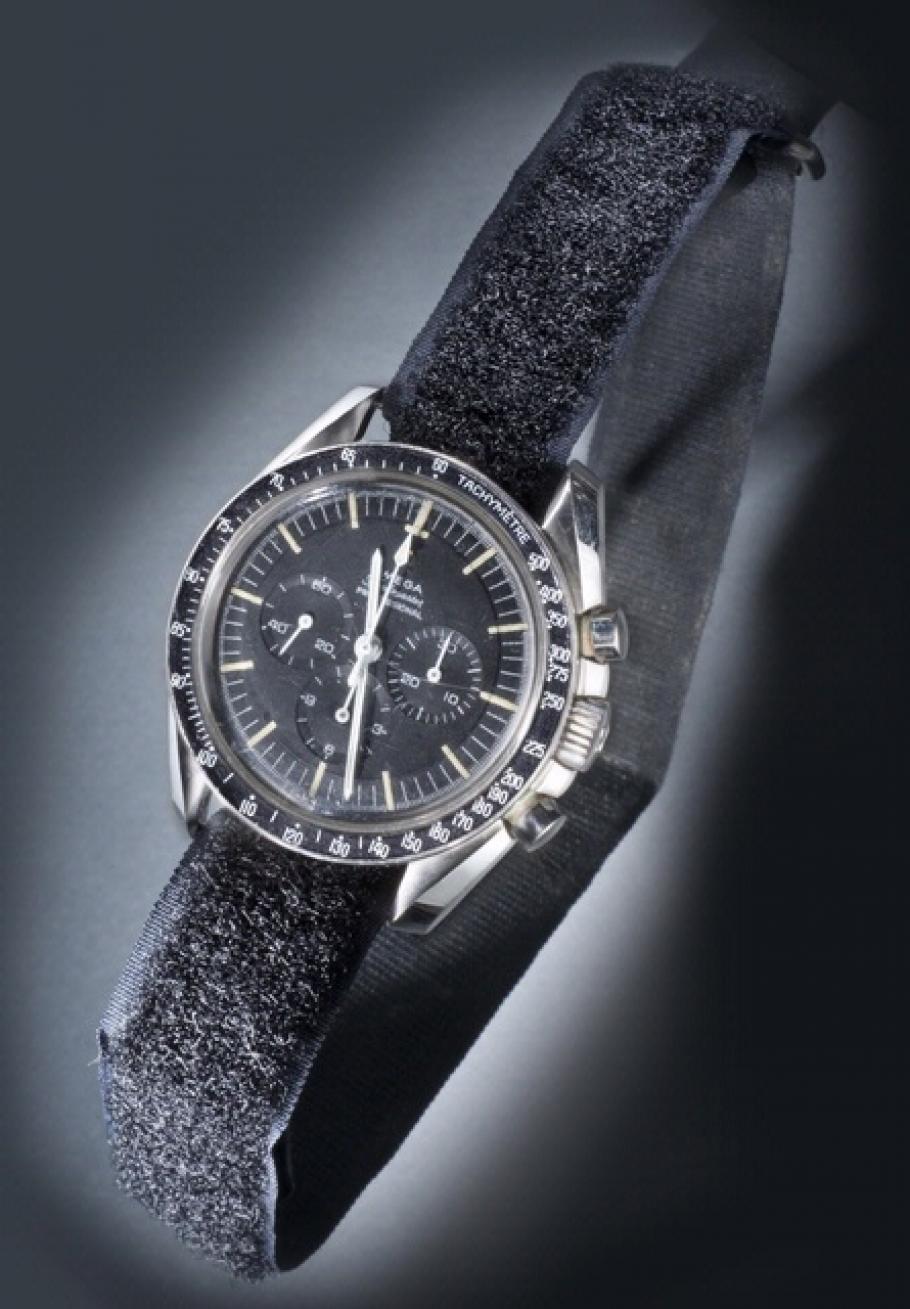 Omega apollo hotsell 11 watch price