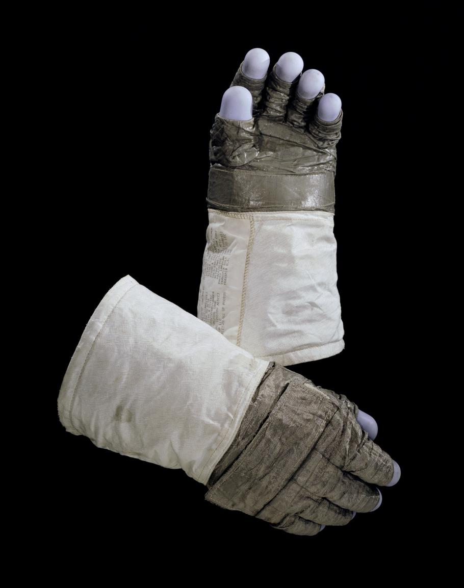 Armstrong&#039;s EV Gloves
