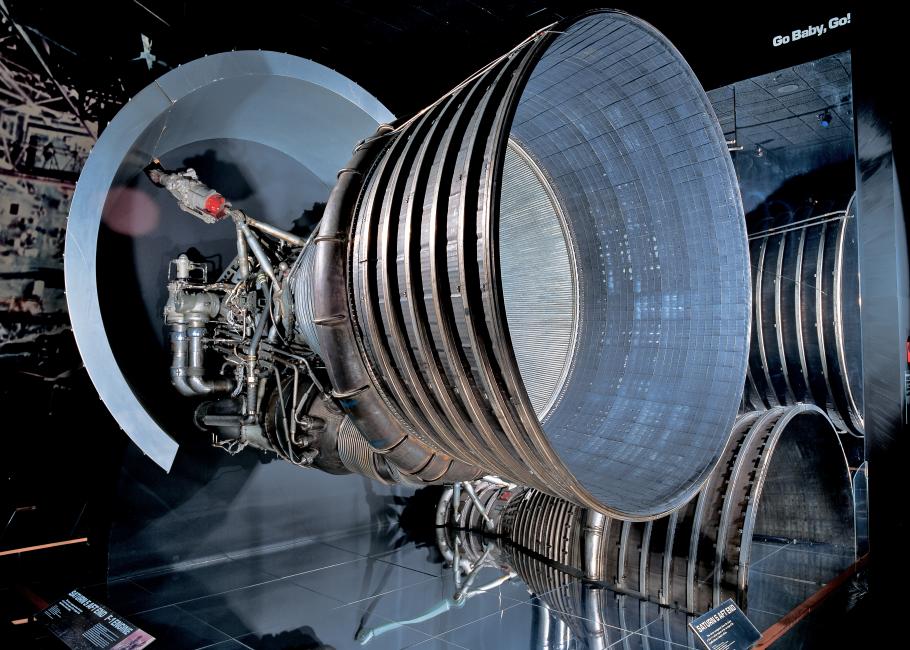 F-1 rocket engines in Apollo to the Moon