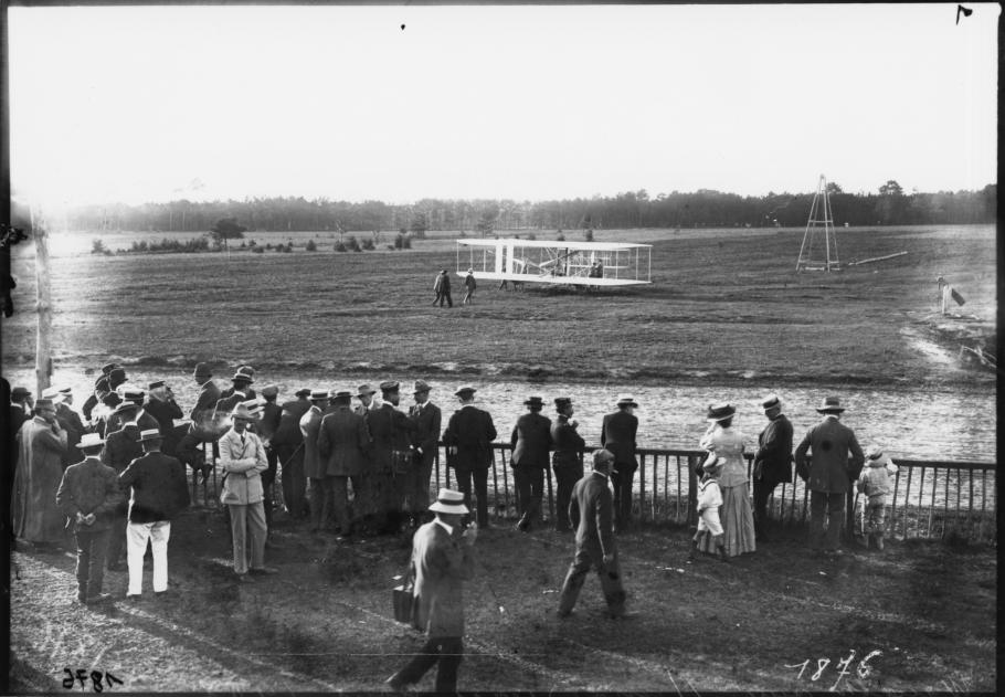 1908 Wright Flyer at Le Mans