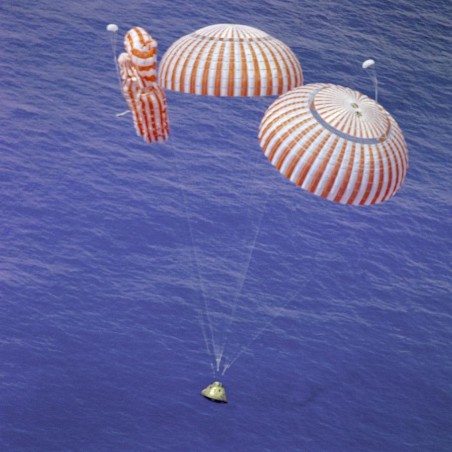 Apollo 15 Splashdown - Failed Parachute