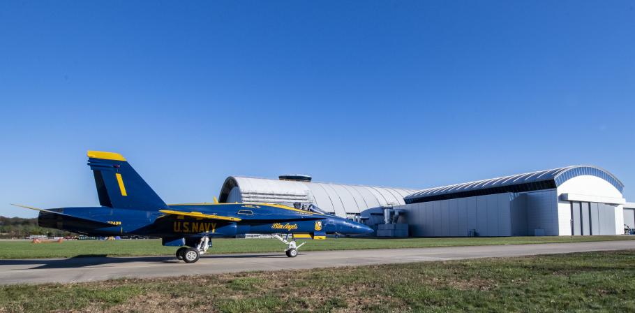 Blue Angel F/A-18C Hornet arrives at the Steven F. Udvar-Hazy Center