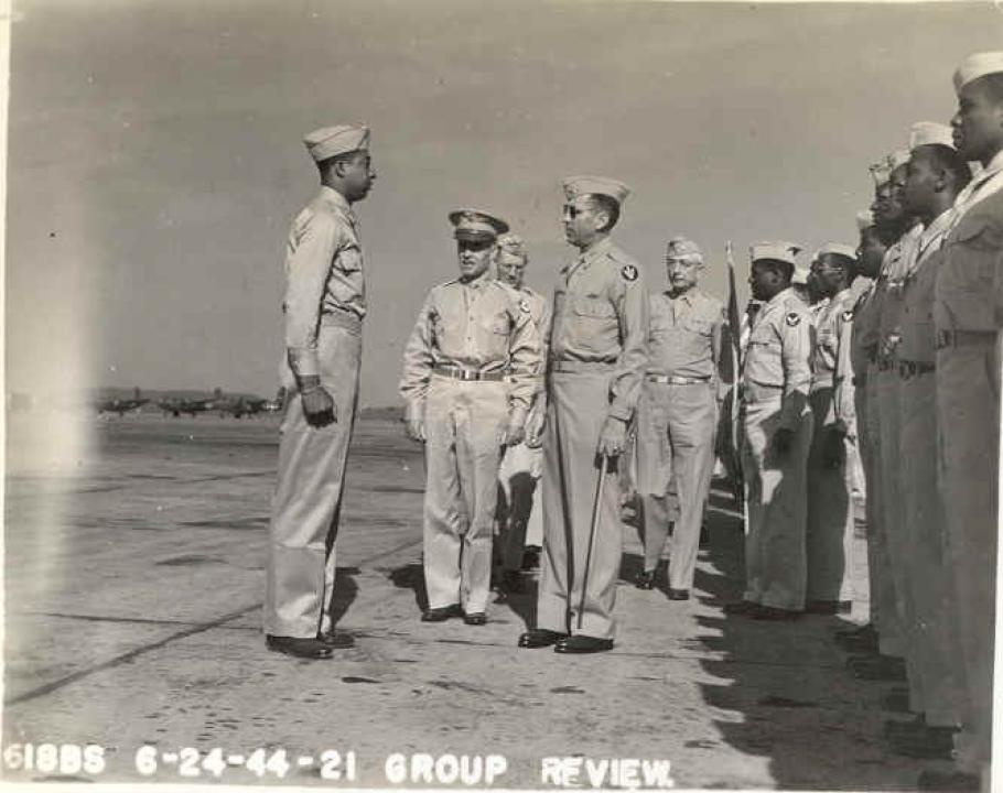 Group of airmen in uniform