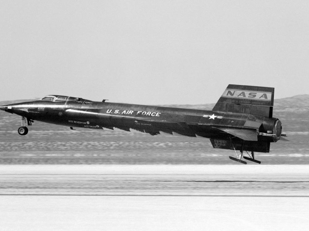 The X-15 slides to a stop, using it's large extendable skids.