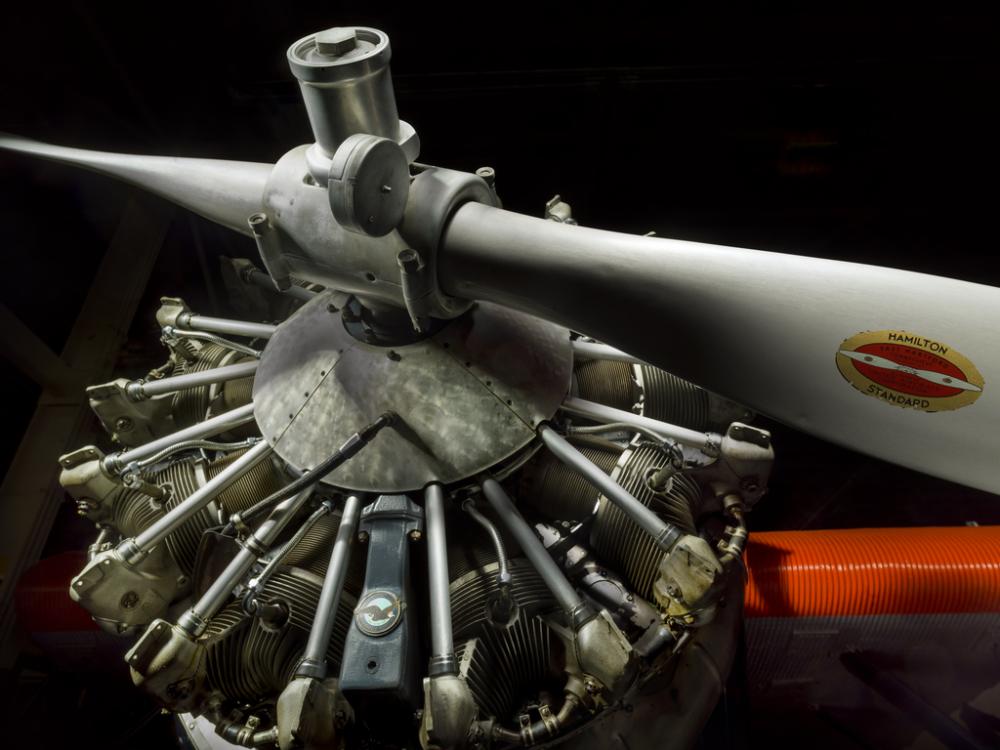 Close up view of the propellers of a plane. 