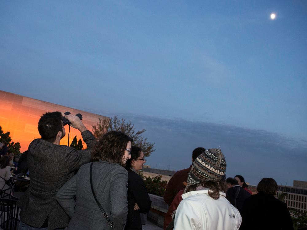 Observing the Moon at Museum Moonshine