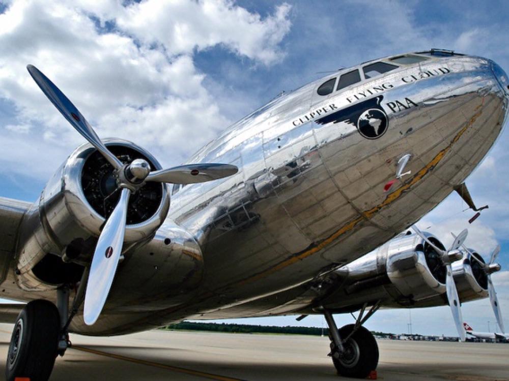 Boeing 307 Stratoliner "Clipper Flying Cloud"