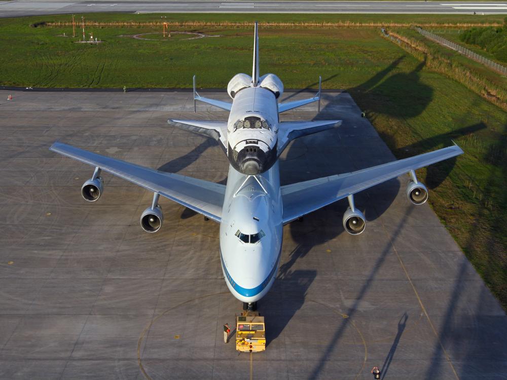 Discovery Ready to Fly to Dulles Airport