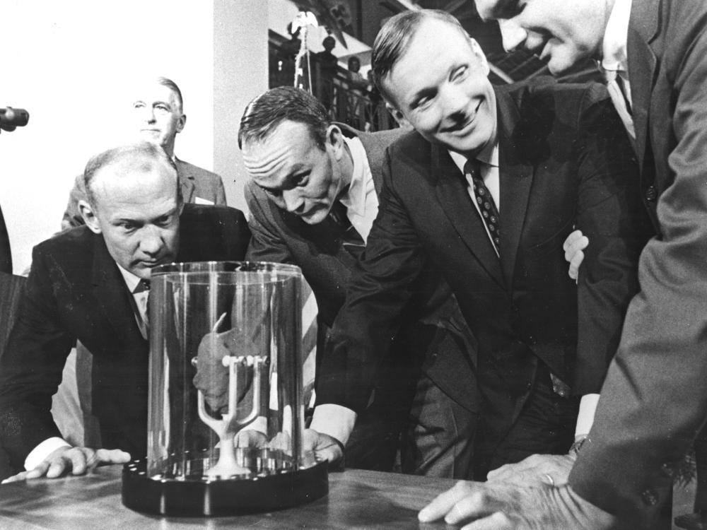 Moon Rock Presented to Smithsonian by Apollo 11 Crew