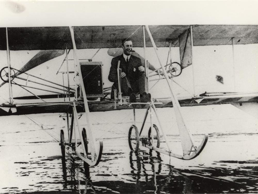 Cal Rodgers and "Vin Fiz" at Long Beach, CA