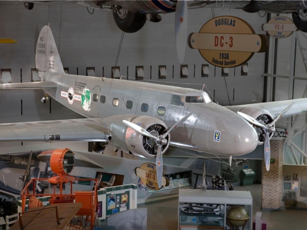 Boeing 247-D