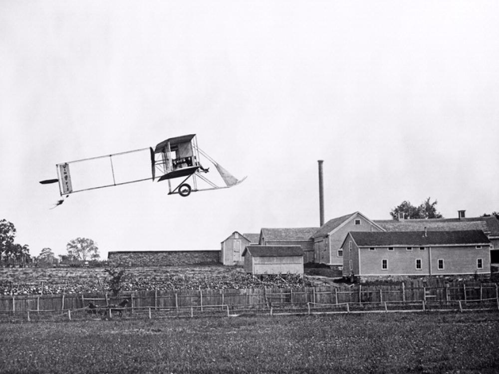 Cal Rodgers Flying the Wright EX "Vin Fiz"