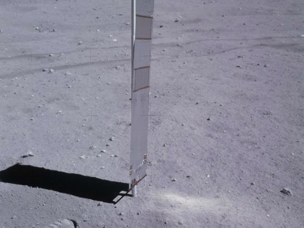 Apollo 16 Solar Wind Experiment