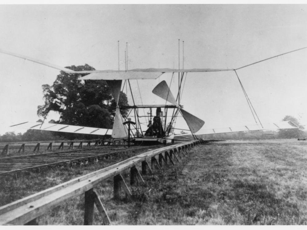 Sir Hiram Maxim's unsuccesful 1894 aircraft