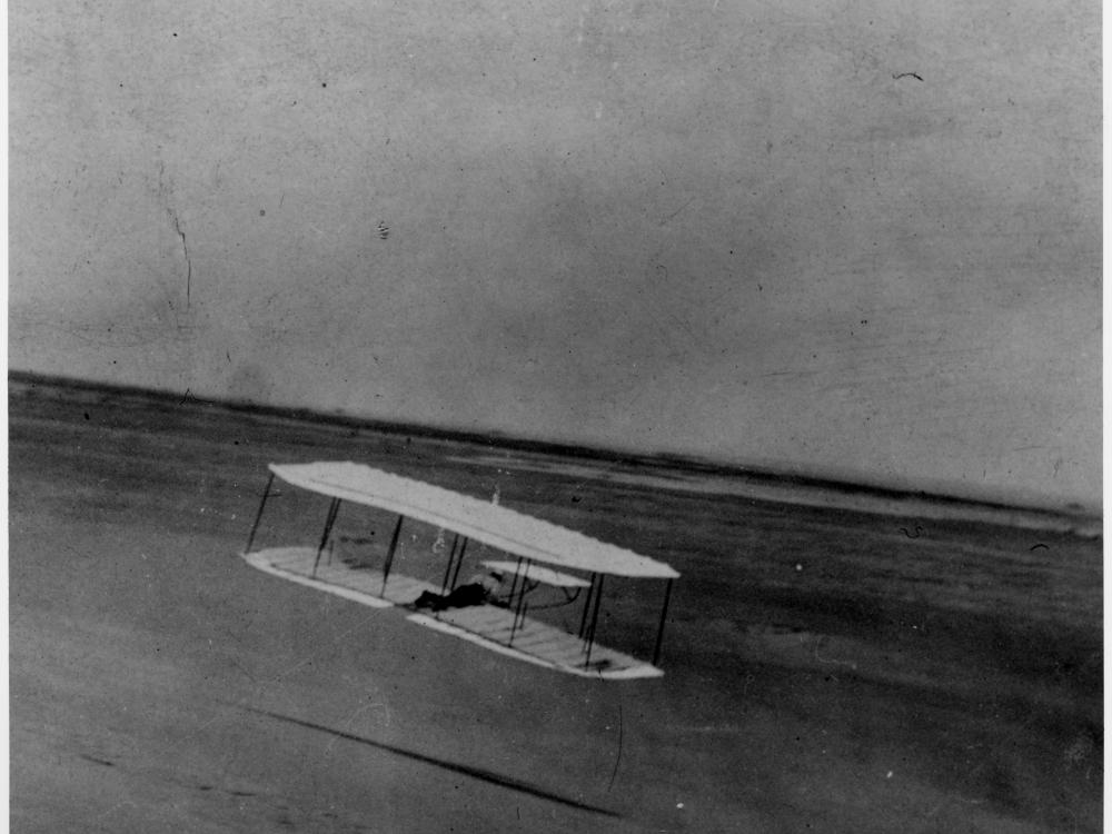 The Wright 1901 Glider in Flight