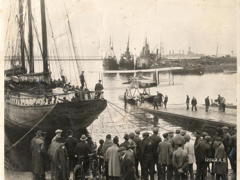 Crews of the Chicago and the New Orleans in Iceland