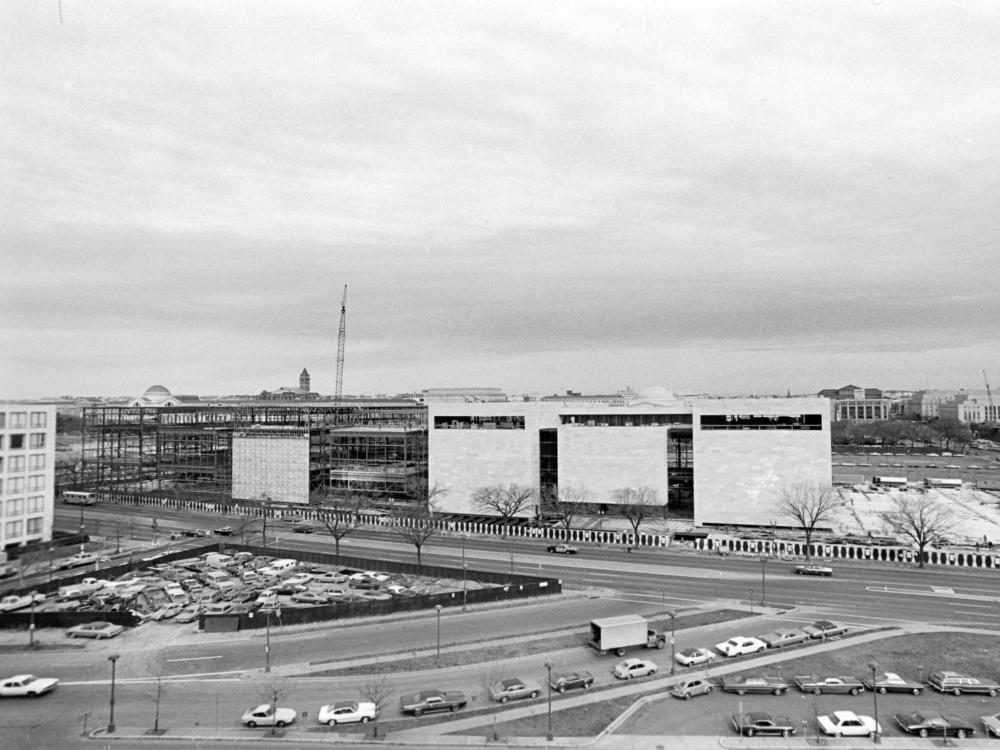 Construction of the National Air and Space Museum