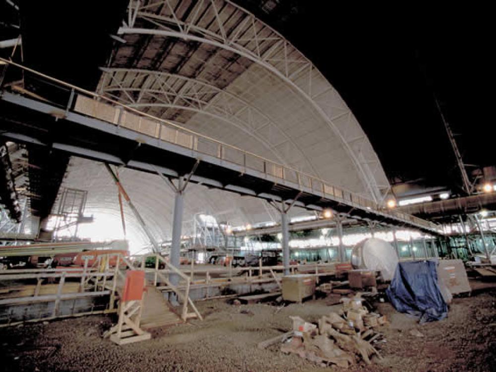 Udvar-Hazy Center observation walkway