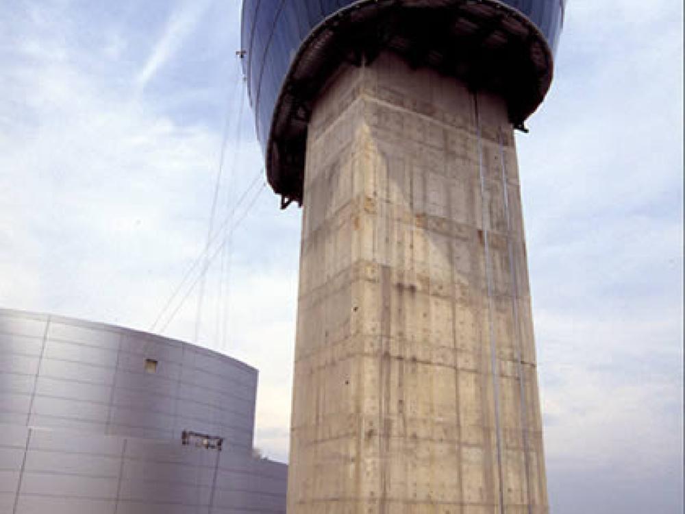 Udvar-Hazy Center Observation tower standing tall