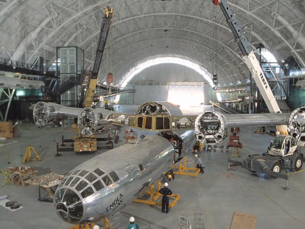 <em>Enola Gay</em> Assembly at Steven F. Udvar-Hazy Center