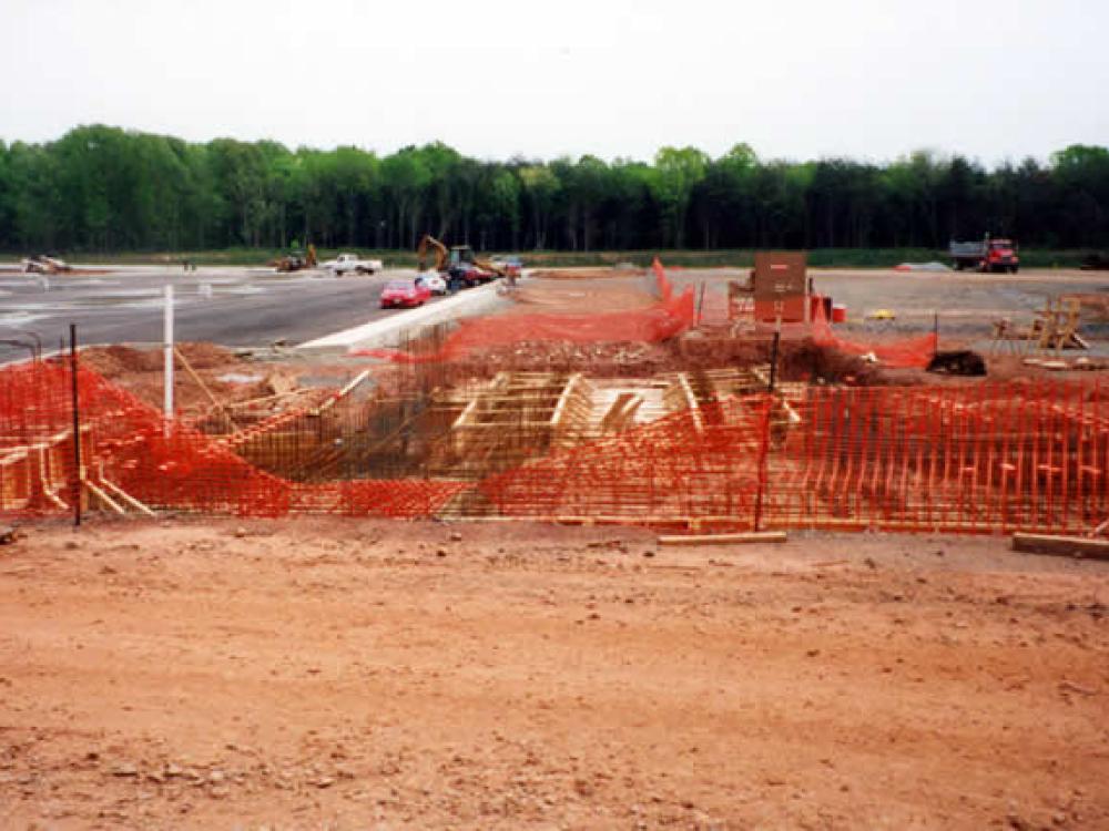 Udvar-Hazy Center parking lot view