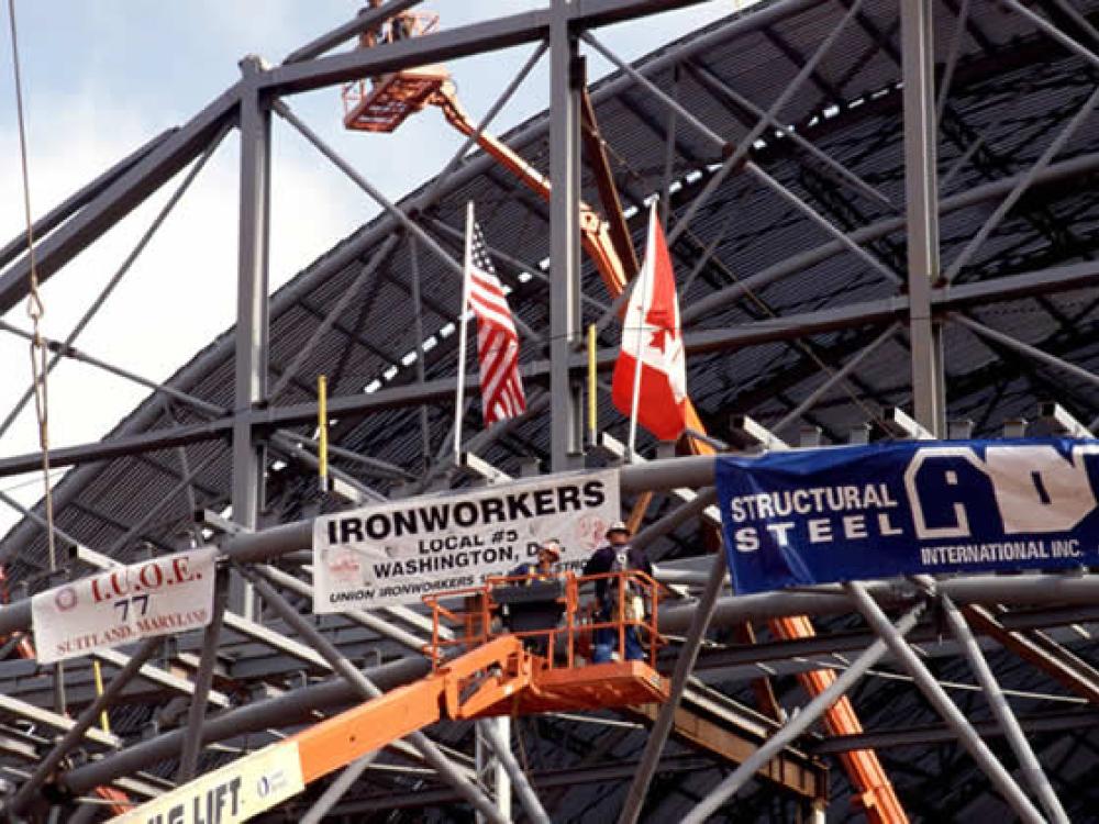 Final Udvar-Hazy Center truss section admired