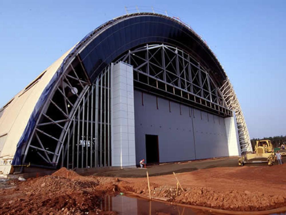 Udvar-Hazy Center north hangar doors are in place