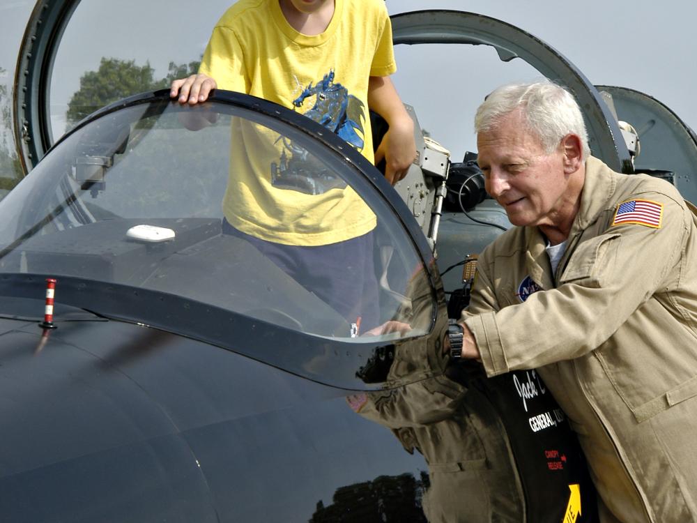 Become a Pilot Family Day at the Udvar-Hazy Center