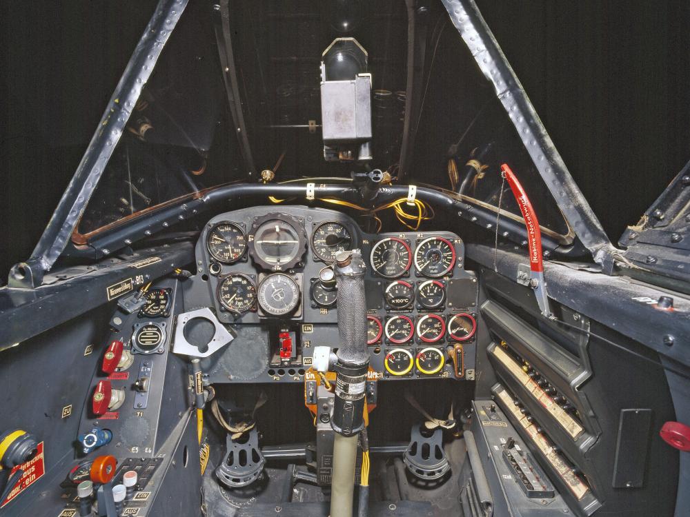 Messerschmitt Me 262A-1a Cockpit