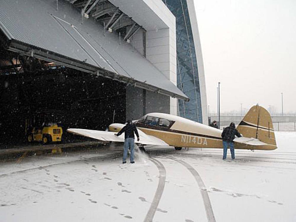 Piper Apache Is Moved into the Udvar-Hazy Center