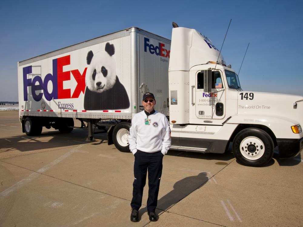 Panda Tai Shan Departure - FedEx Vehicle