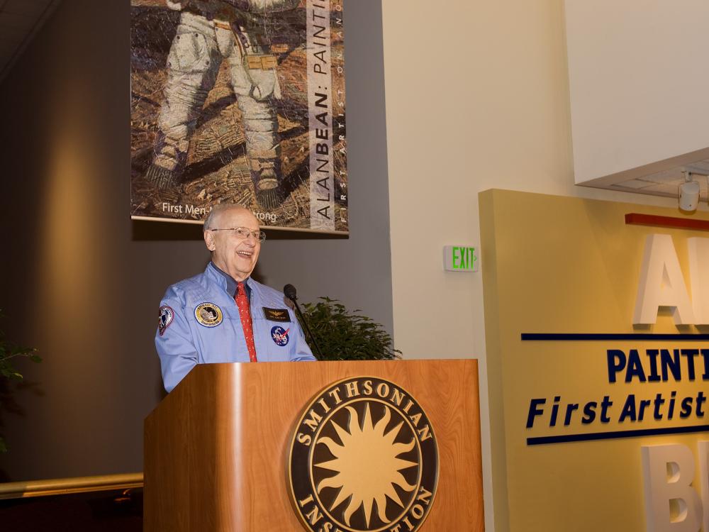 Alan Bean Speaks at Flight Jacket Night