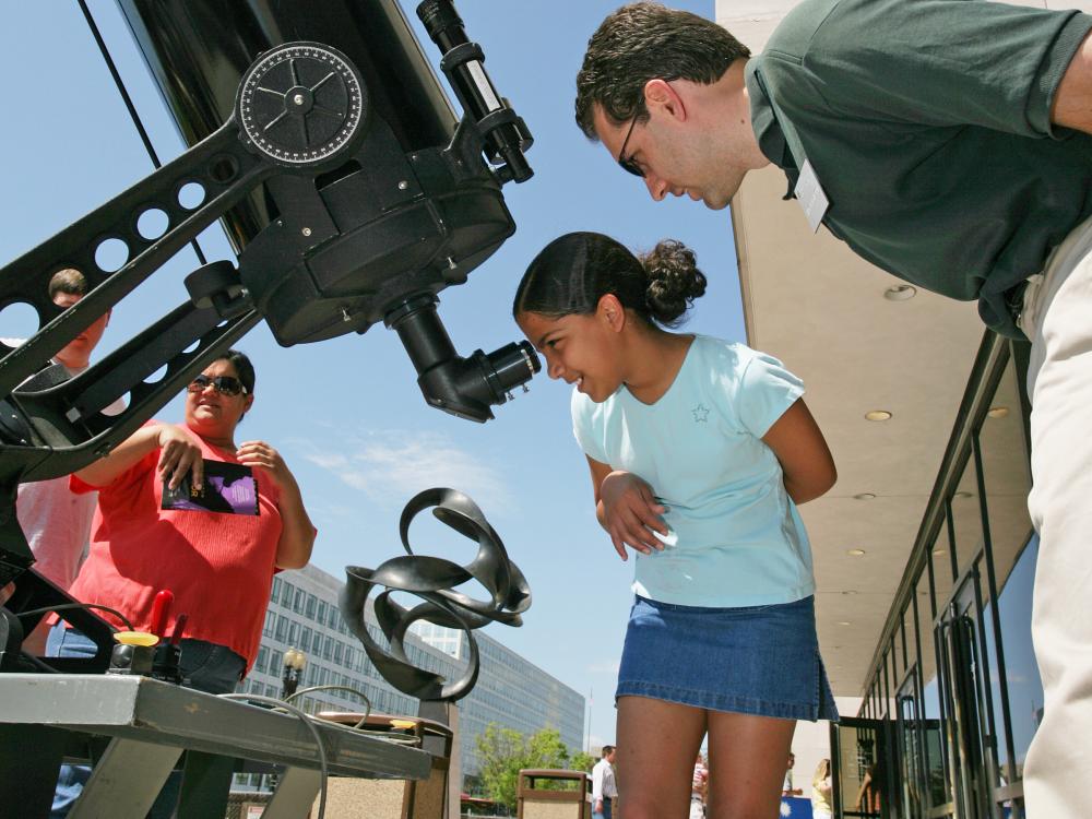 Astronomical Observing at the National Mall Building