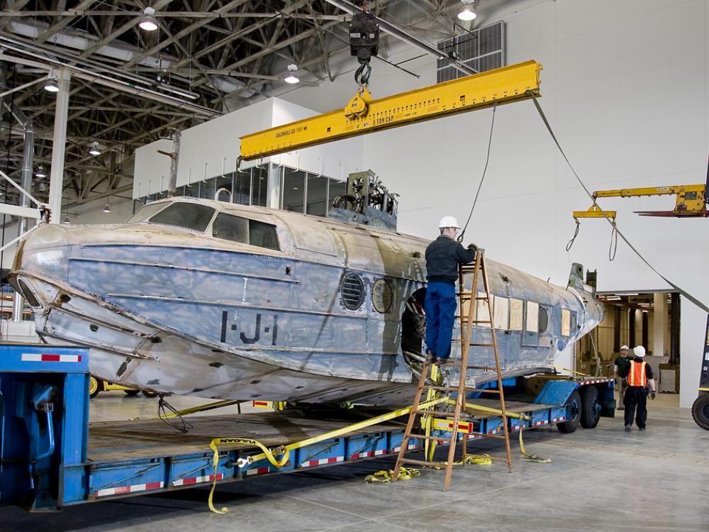 Sikorsky JRS-1 Prepared to Offload at Udvar-Hazy Center