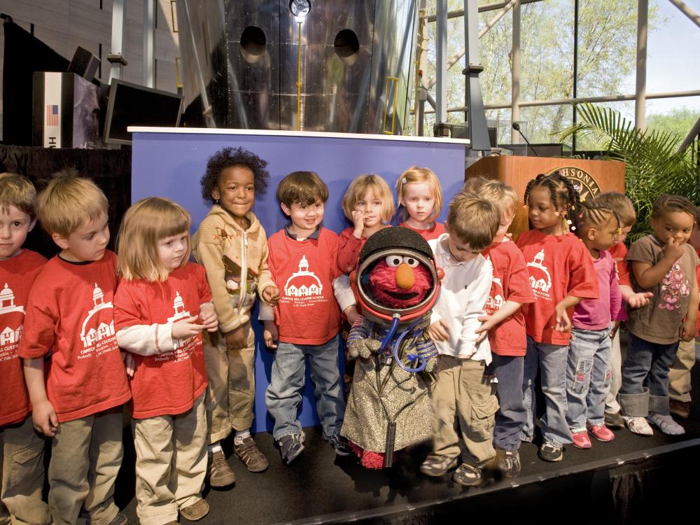 Grow Up Great with Science - school kids with Elmo