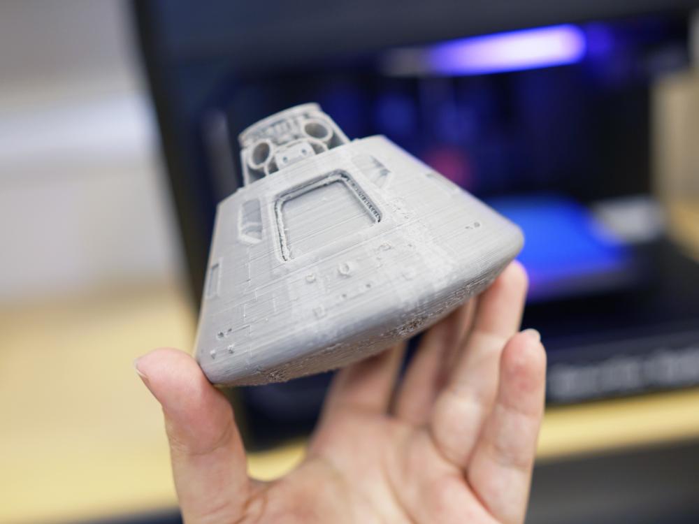 A 3D print model of the Apollo 11 command module