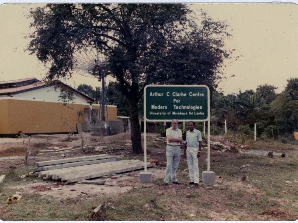 Rthur C. Clarke and a Sri Lankan colleague on the construction site for the Arthur C. Clarke Institute for Modern Technologies, 1983.