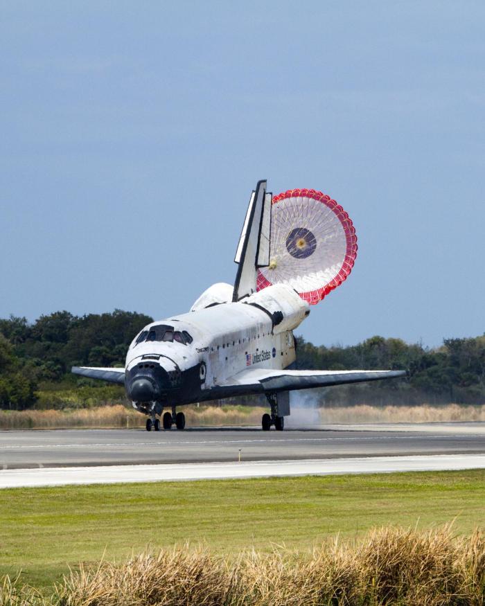 Space Shuttle Discovery Lands after its Final Flight
